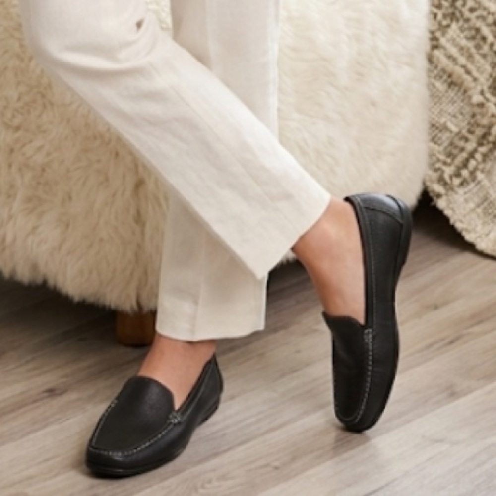 Hush Puppies Classic Black Leather Women’s Minimalist Loafers Size 10